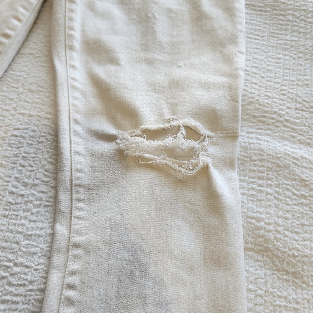 NWOT GAP white ripped jeans 30R - Picture 2 of 6